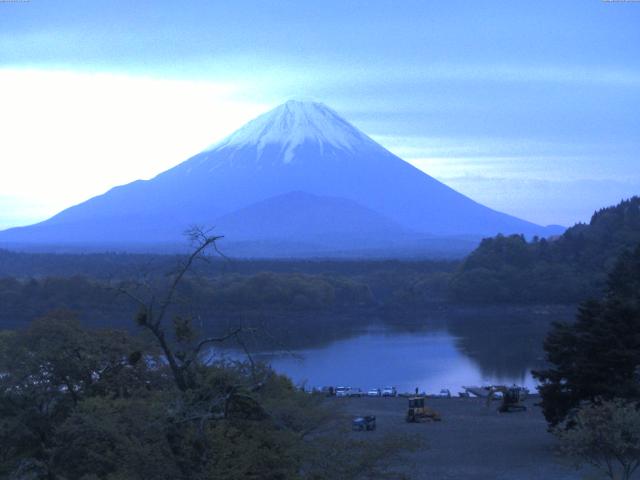 精進湖からの富士山