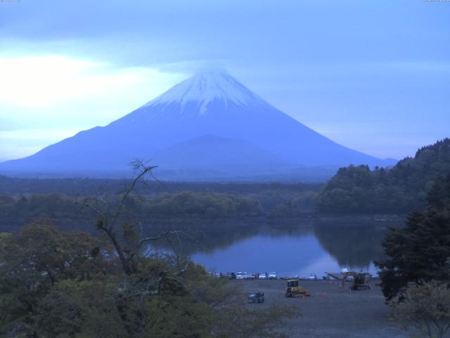 精進湖からの富士山