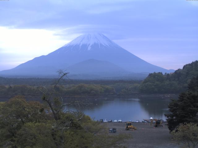 精進湖からの富士山