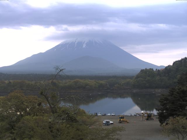 精進湖からの富士山