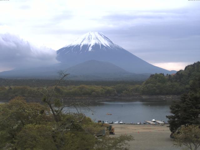 精進湖からの富士山