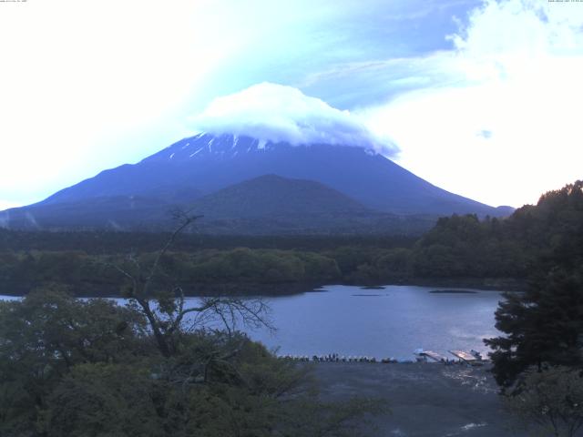 精進湖からの富士山