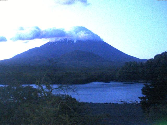 精進湖からの富士山