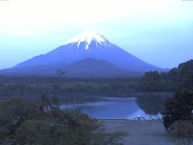 精進湖からの富士山