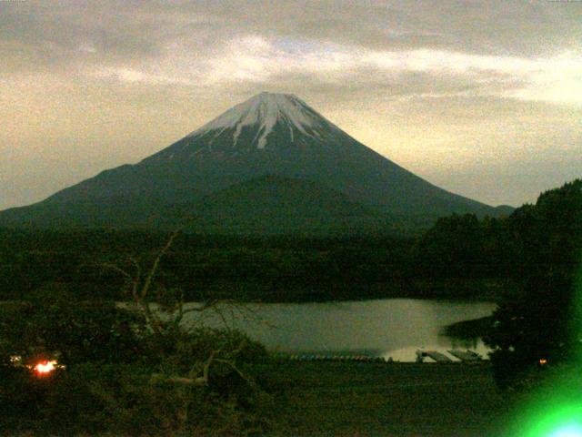 精進湖からの富士山
