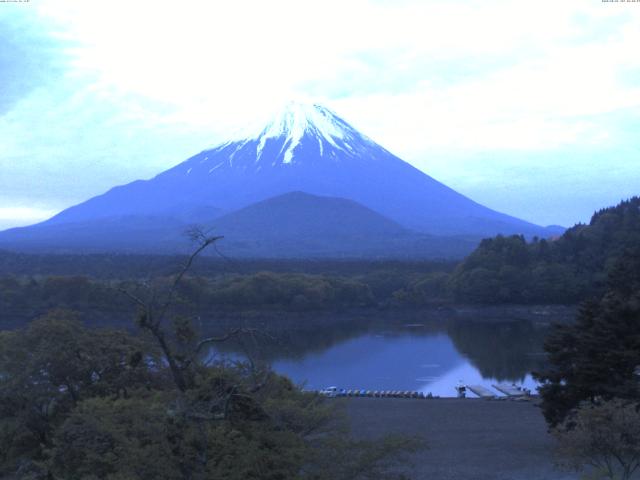 精進湖からの富士山
