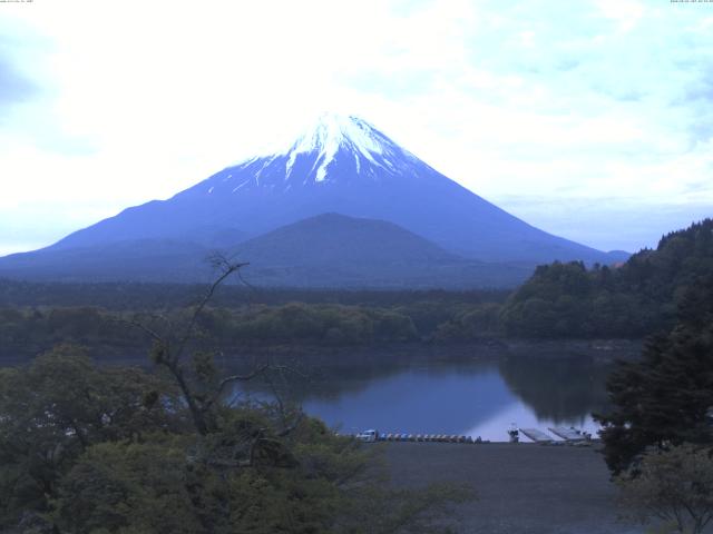 精進湖からの富士山