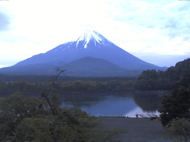精進湖からの富士山