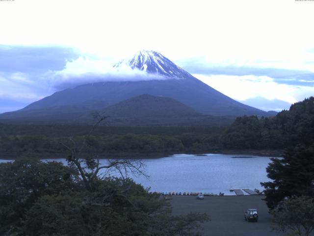 精進湖からの富士山