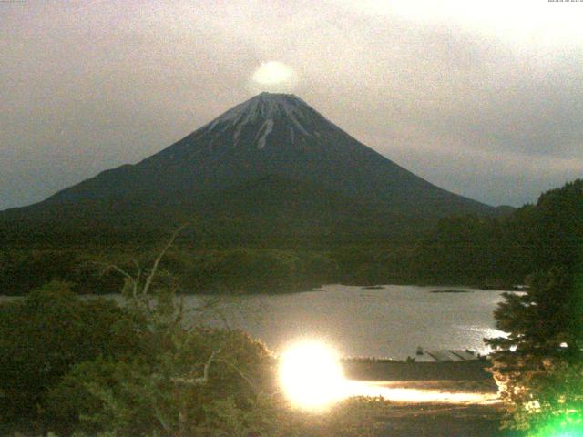 精進湖からの富士山