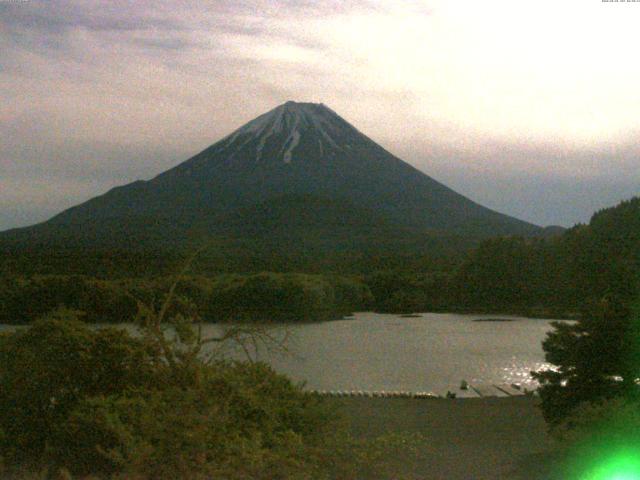 精進湖からの富士山