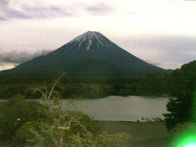 精進湖からの富士山