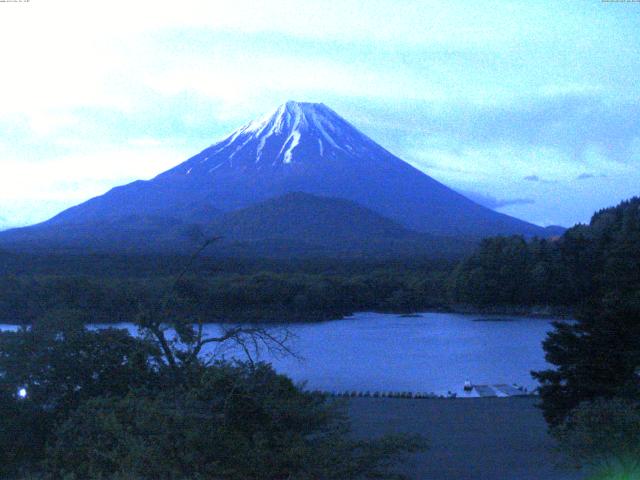 精進湖からの富士山
