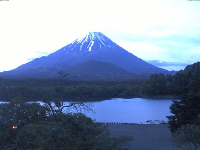 精進湖からの富士山