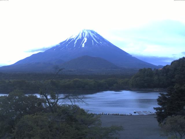 精進湖からの富士山