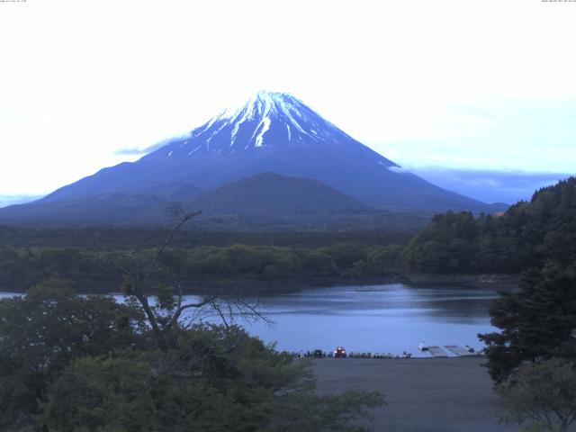 精進湖からの富士山
