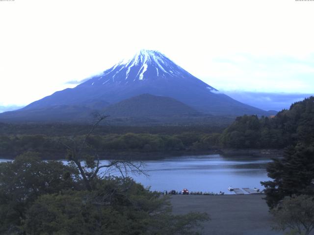 精進湖からの富士山