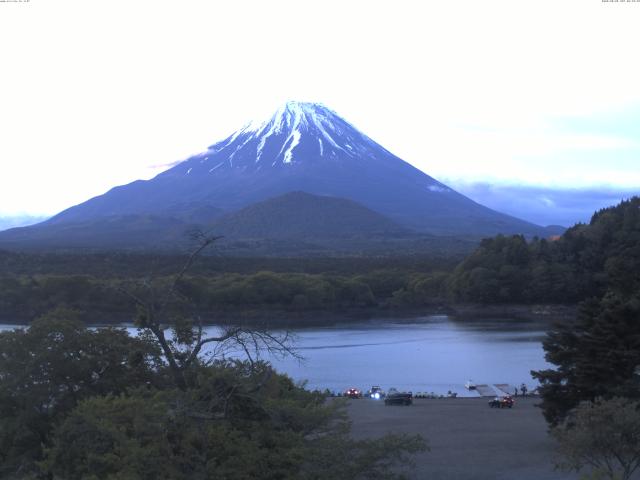 精進湖からの富士山