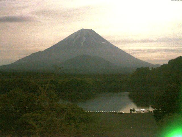 精進湖からの富士山
