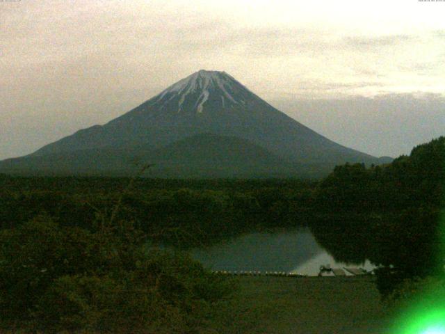 精進湖からの富士山