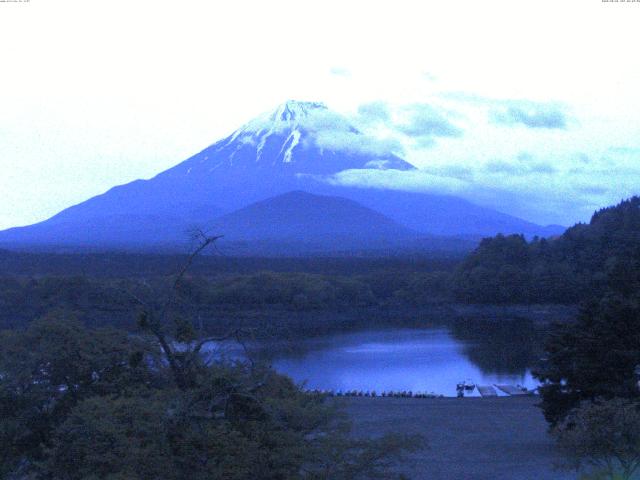 精進湖からの富士山