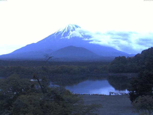 精進湖からの富士山