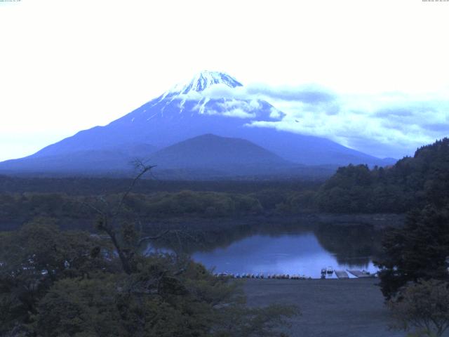 精進湖からの富士山