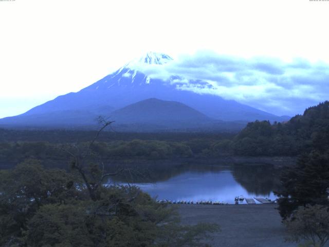 精進湖からの富士山