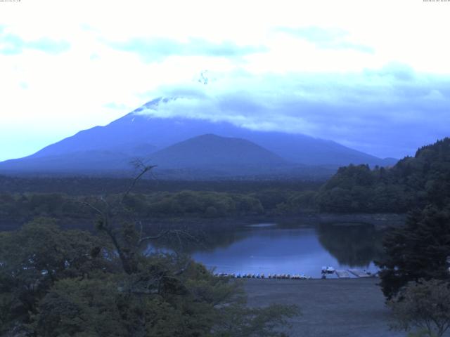 精進湖からの富士山