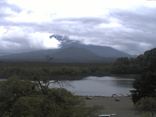 精進湖からの富士山