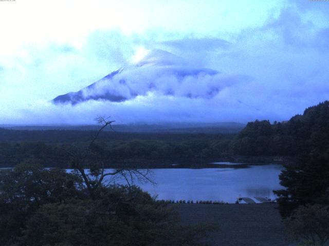 精進湖からの富士山