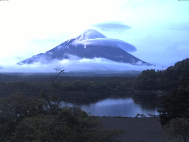 精進湖からの富士山