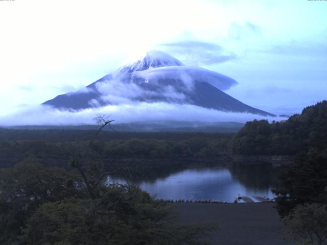 精進湖からの富士山