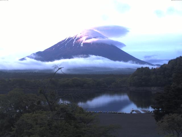 精進湖からの富士山