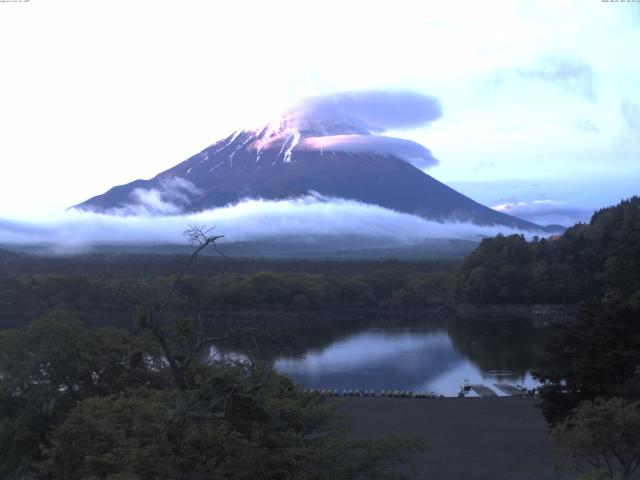 精進湖からの富士山