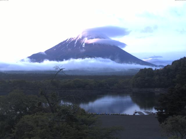 精進湖からの富士山