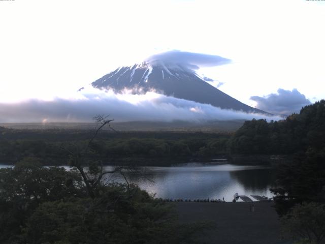 精進湖からの富士山