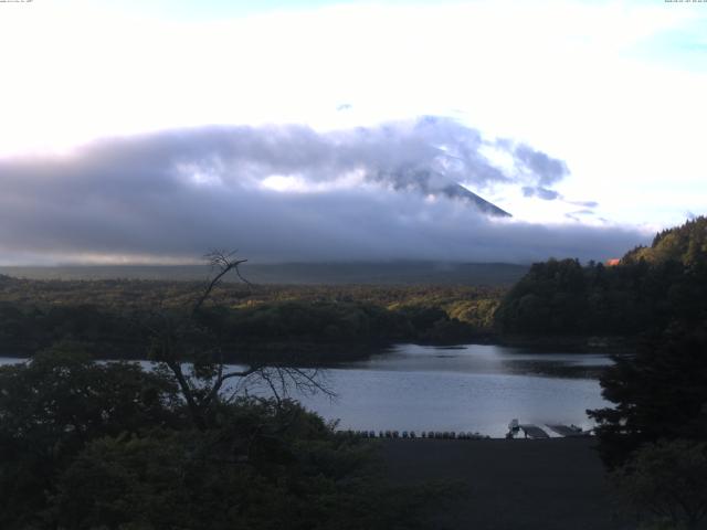 精進湖からの富士山