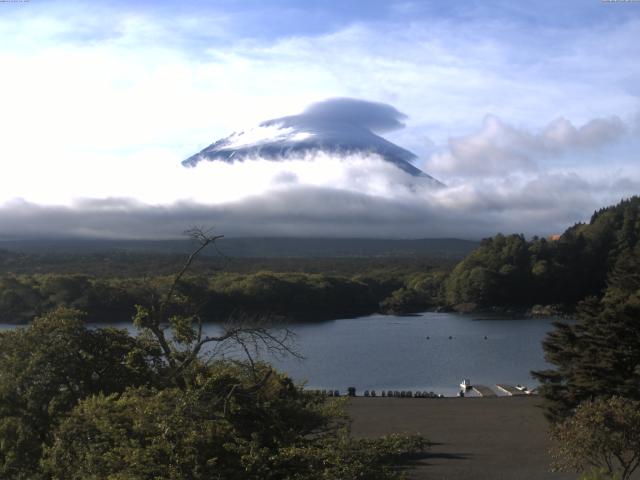 精進湖からの富士山