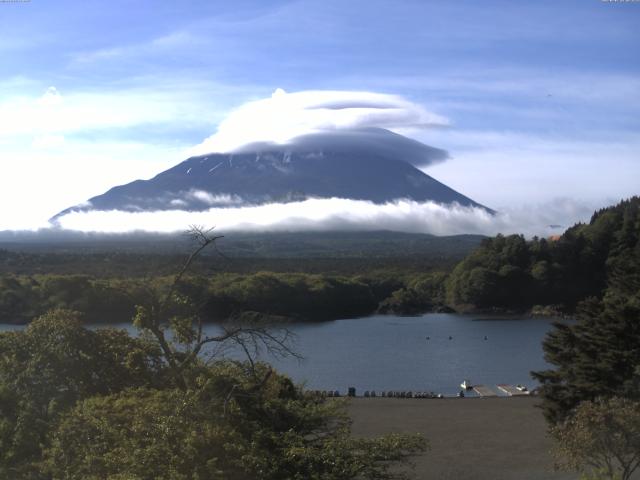 精進湖からの富士山