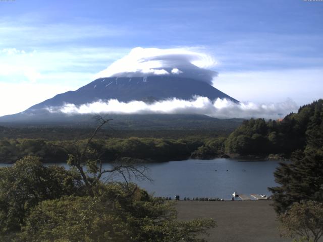 精進湖からの富士山