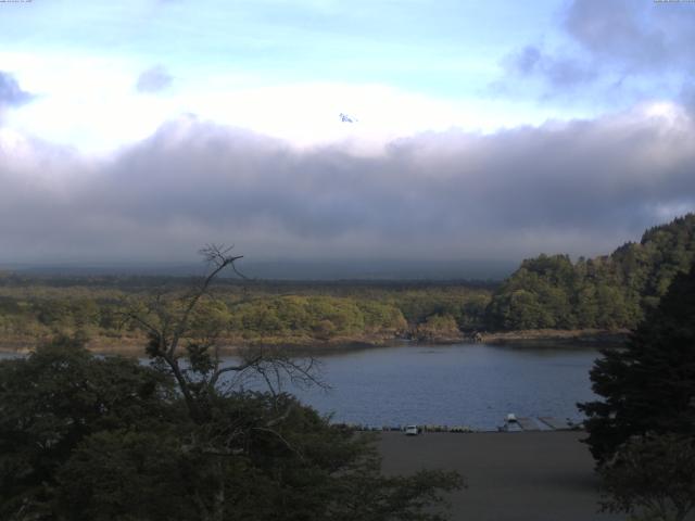 精進湖からの富士山