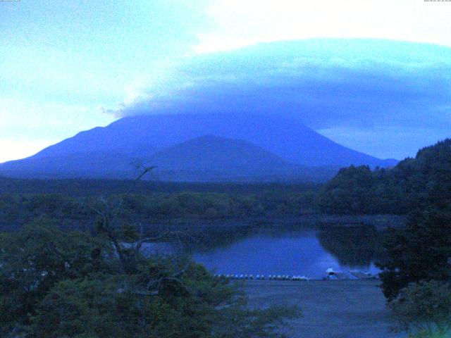 精進湖からの富士山