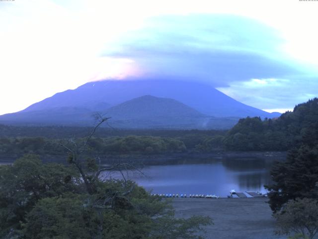 精進湖からの富士山
