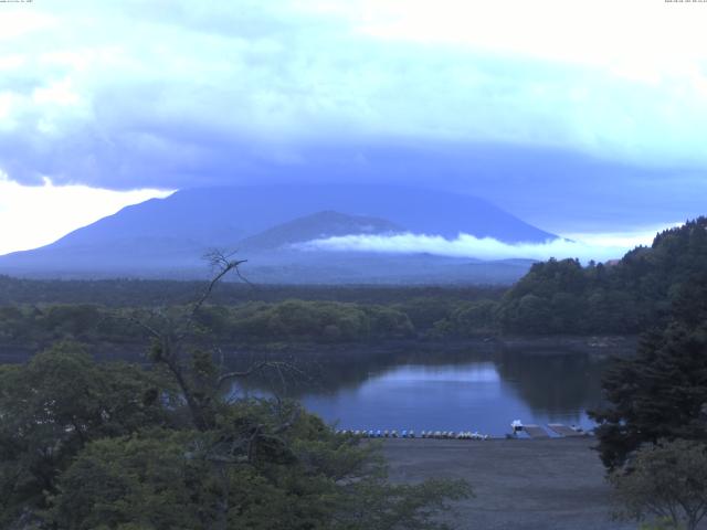 精進湖からの富士山
