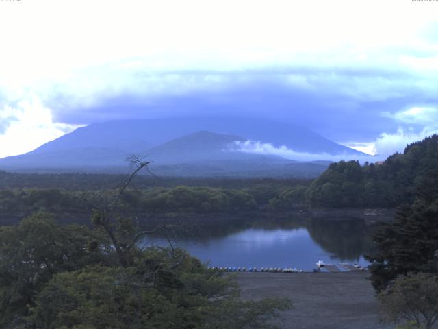 精進湖からの富士山