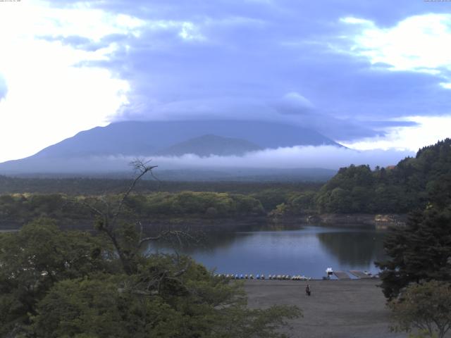 精進湖からの富士山