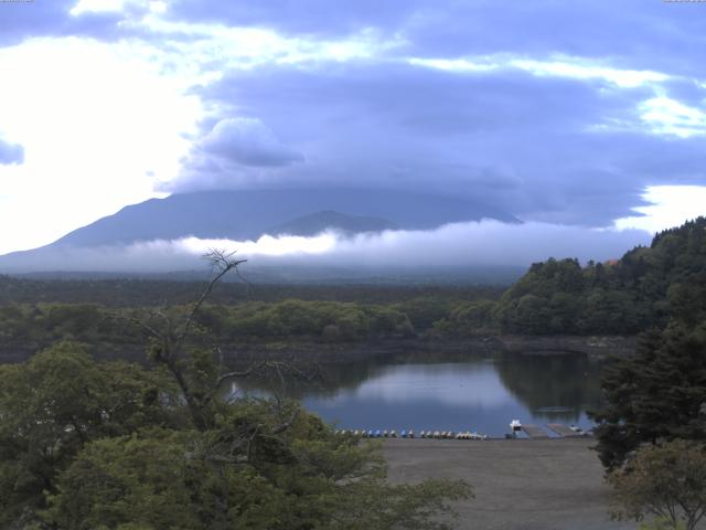 精進湖からの富士山