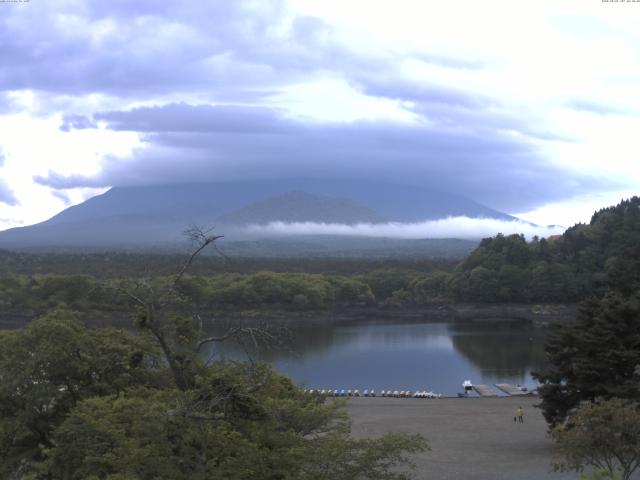 精進湖からの富士山