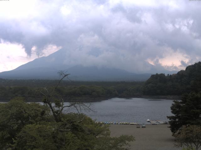 精進湖からの富士山